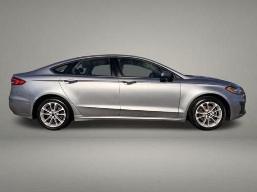 Silver Metallic 2020 Ford Fusion Hybrid SE
