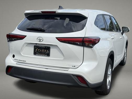 2023 Toyota Highlander LE