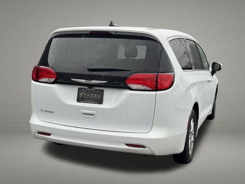 Bright White Clearcoat 2022 Chrysler Voyager LX