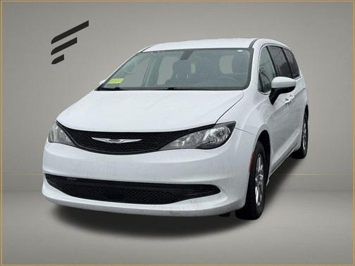 Bright White Clearcoat 2022 Chrysler Voyager LX