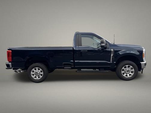 2023 Ford F-350 XLT