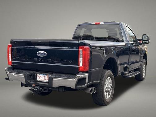 2023 Ford F-350 XLT