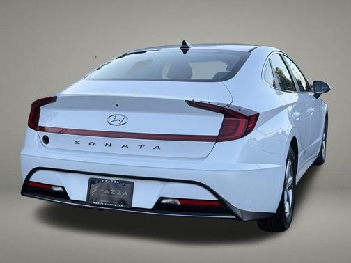 2022 Hyundai SONATA SE