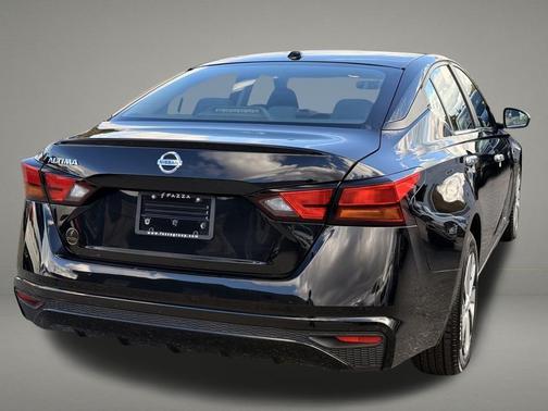 Super Black 2019 Nissan Altima 2.5 S