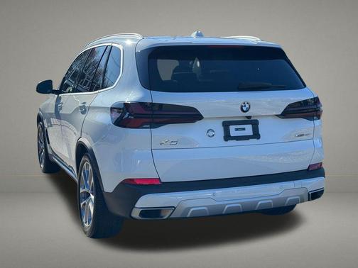 Alpine White 2024 BMW X5 xDrive40i