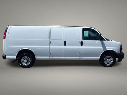 Summit White 2020 Chevrolet Express 2500 Work Van