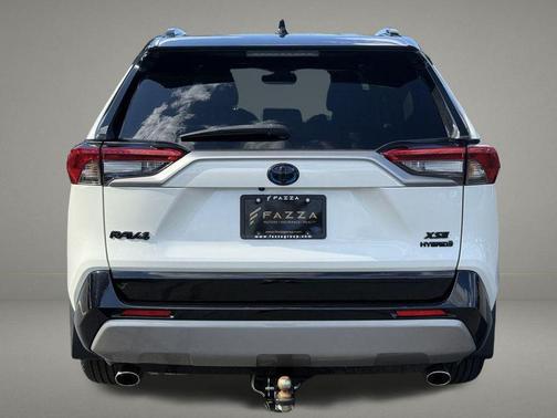 2022 Toyota RAV4 Hybrid SE