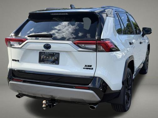 2022 Toyota RAV4 Hybrid SE