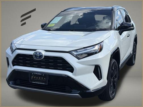 2022 Toyota RAV4 Hybrid SE