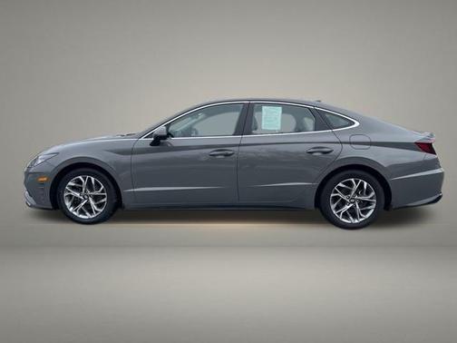 2022 Hyundai SONATA SEL