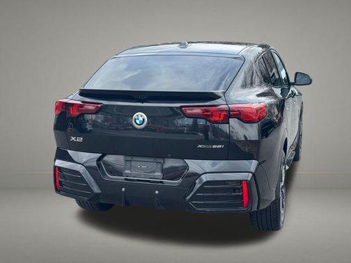 Black Sapphire Metallic 2025 BMW X2 xDrive28i