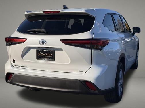 2023 Toyota Highlander LE