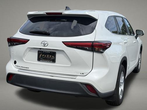 Wind Chill Pearl 2023 Toyota Highlander LE