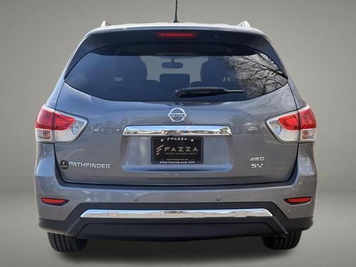 2016 Nissan Pathfinder SV