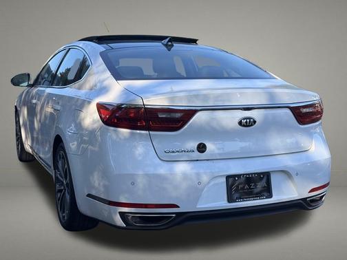 2019 Kia Cadenza Technology