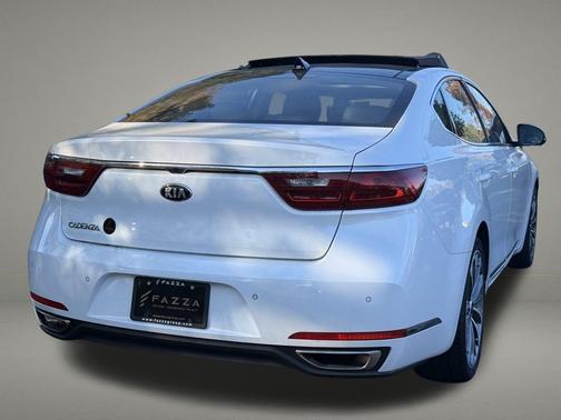 2019 Kia Cadenza Technology