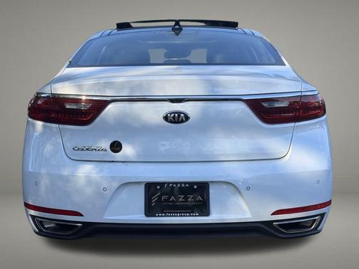 2019 Kia Cadenza Technology
