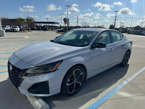 2024 Nissan Altima SR FWD