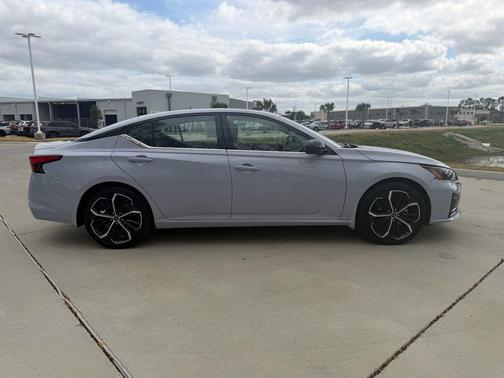 2024 Nissan Altima SR FWD