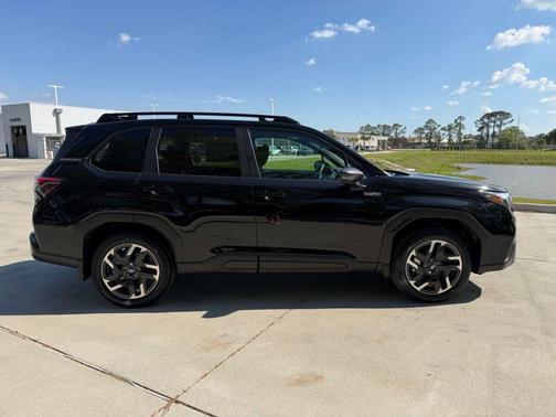 Crystal Black Silica 2026 Subaru Forester Hybrid Premium