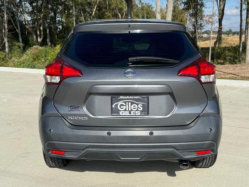 2020 Nissan Kicks S