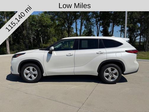 Blizzard Pearl 2020 Toyota Highlander LE