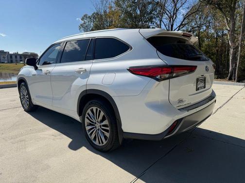 2020 Toyota Highlander Hybrid Platinum
