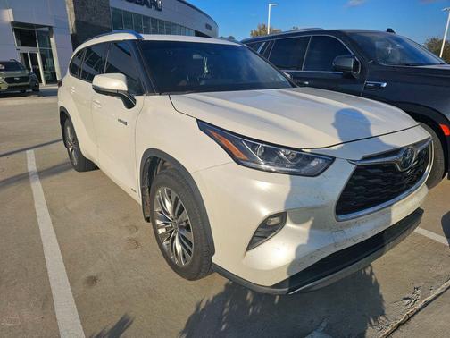 2020 Toyota Highlander Hybrid Platinum
