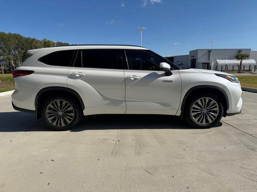 2020 Toyota Highlander Hybrid Platinum