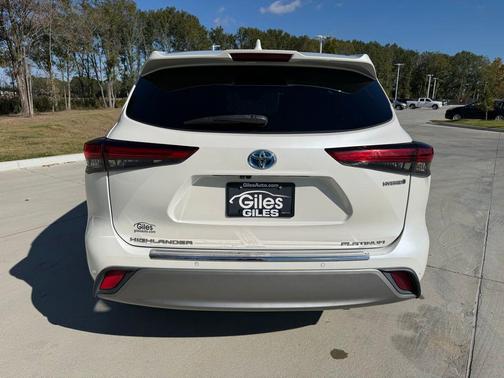2020 Toyota Highlander Hybrid Platinum