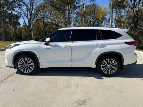 2020 Toyota Highlander Hybrid Platinum