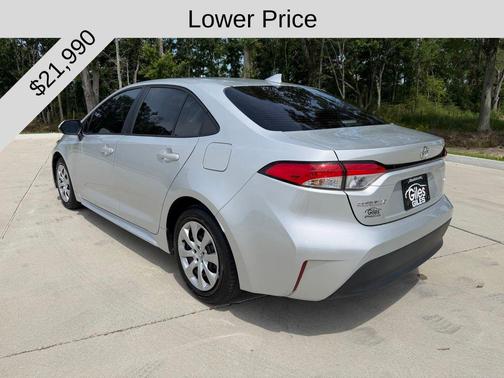 Classic Silver Metallic 2025 Toyota Corolla LE