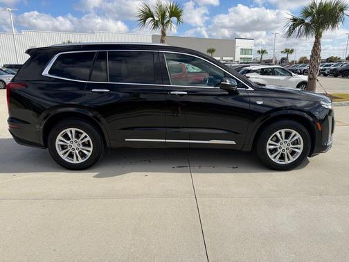 2021 Cadillac XT6 Luxury FWD