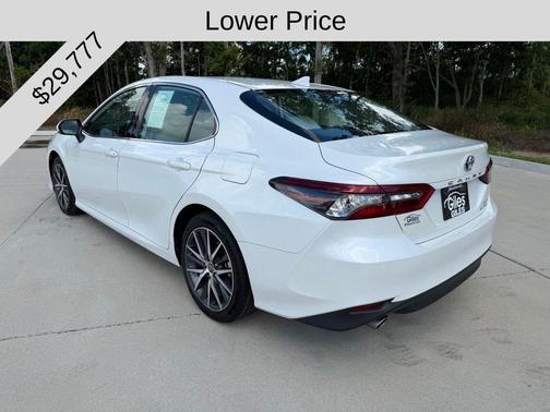 Wind Chill Pearl 2024 Toyota Camry Hybrid XLE
