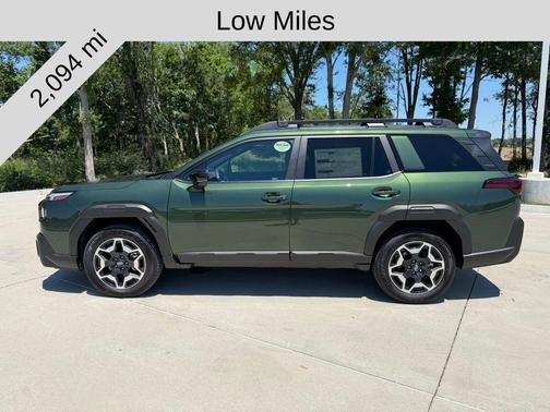 Deep Emerald Green Pearl 2026 Subaru Outback Touring