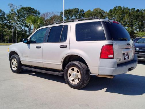 2002 Ford Explorer XLS