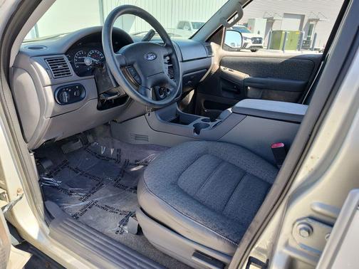 2002 Ford Explorer XLS