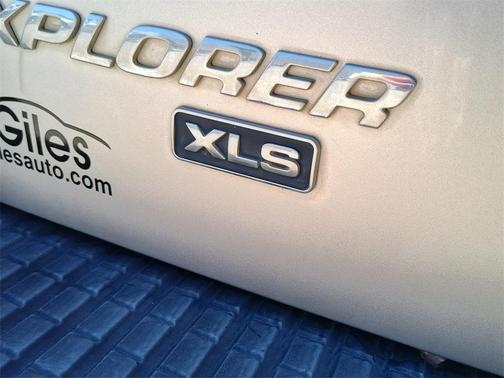 2002 Ford Explorer XLS