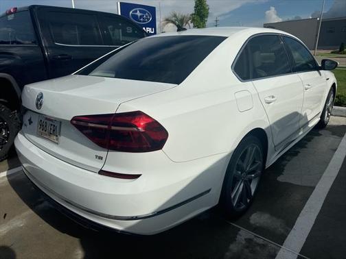 2017 Volkswagen Passat 1.8T R-Line w/Comfort