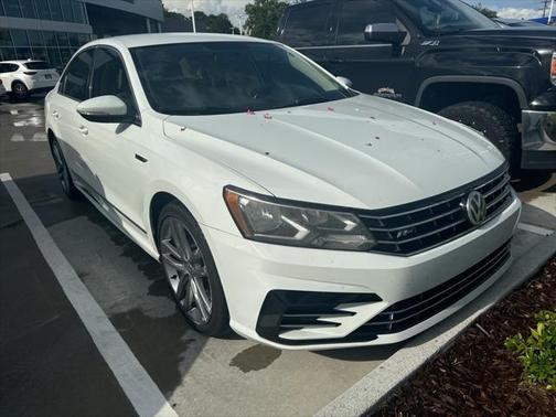 2017 Volkswagen Passat 1.8T R-Line w/Comfort