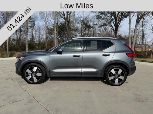 2019 Volvo XC40 T5 Momentum