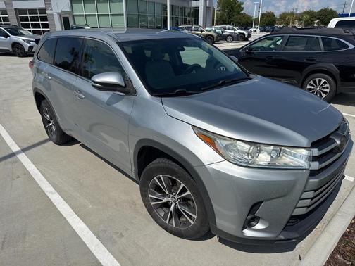 2017 Toyota Highlander LE