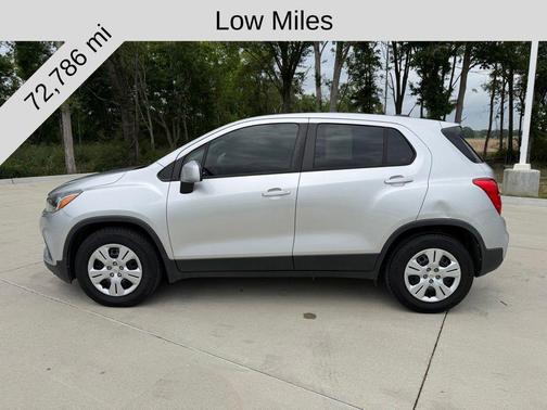 Silver Ice Metallic 2017 Chevrolet Trax LS