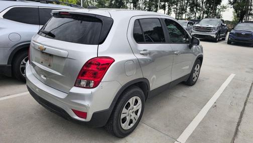 Silver Ice Metallic 2017 Chevrolet Trax LS