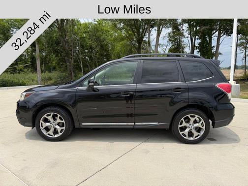 Crystal Black Silica 2017 Subaru Forester 2.5i Touring