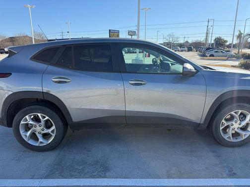 2025 Chevrolet Trax LS