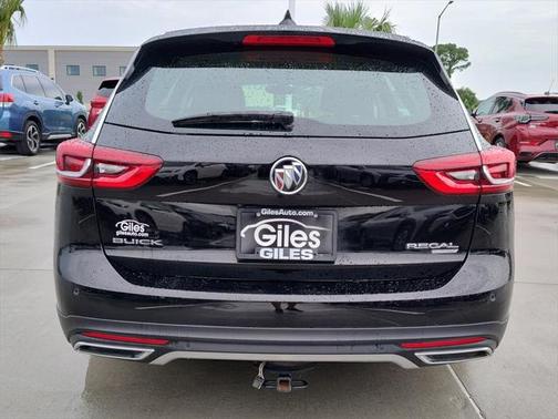 2018 Buick Regal TourX Essence