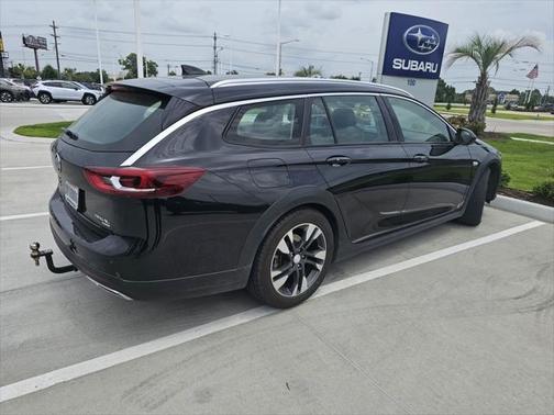 2018 Buick Regal TourX Essence