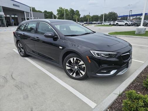 2018 Buick Regal TourX Essence