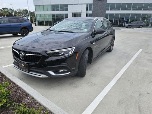 2018 Buick Regal TourX Essence